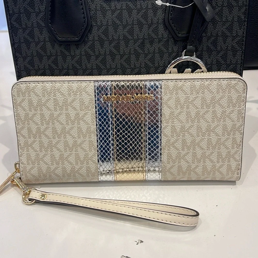 Michael Kors Jet Set Travel Large Signature Logo and Metallic Continental Wallet